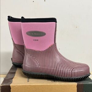 Muck Boot Co Pink Scrub Boots